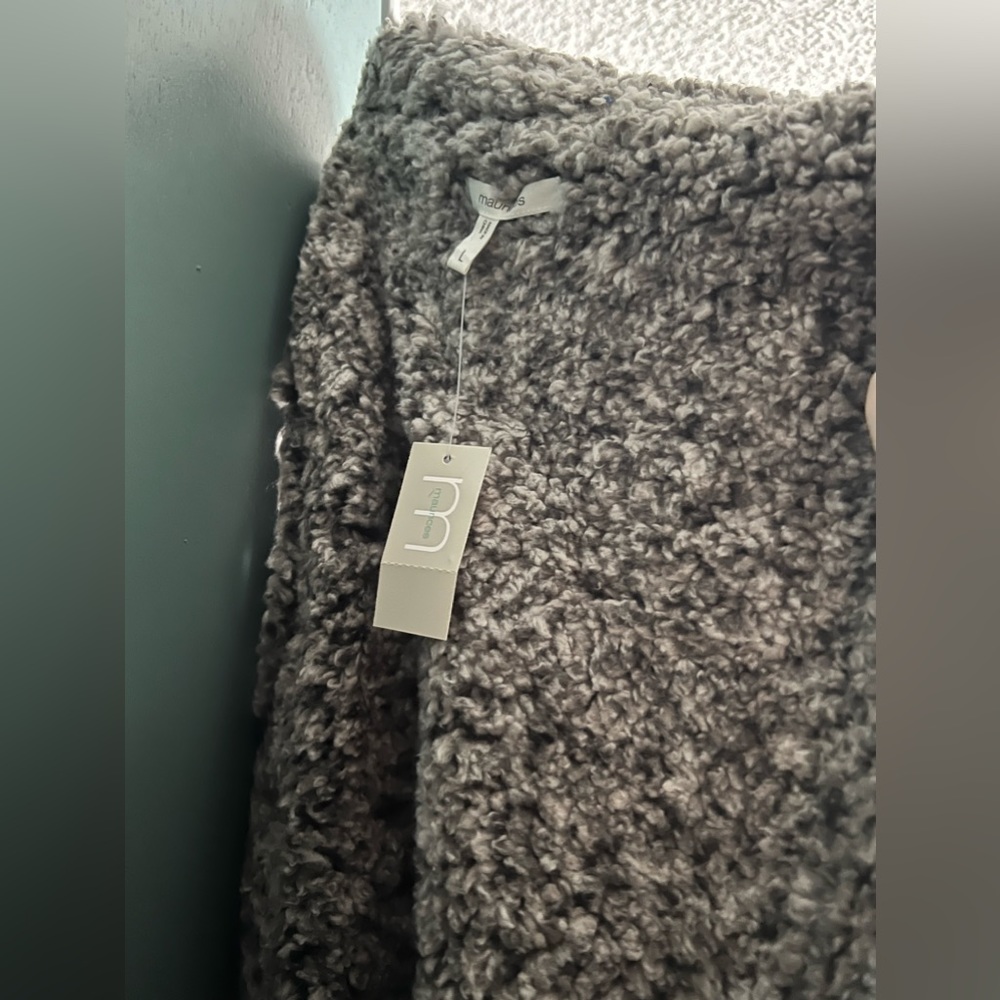 Maurice’s Vest - Picture 2 of 3